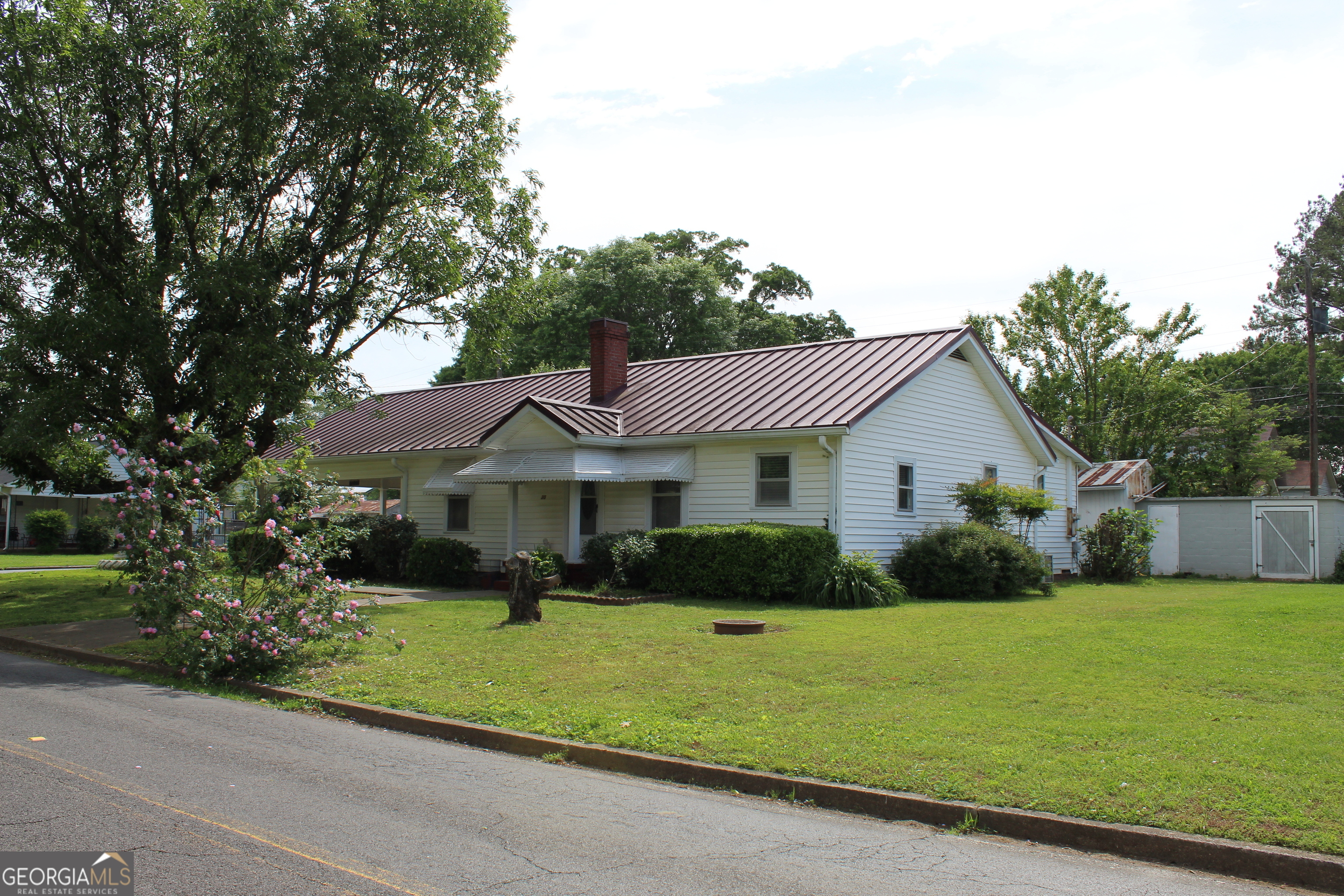 Property Photo: 30 Walnut Street GA 30104
