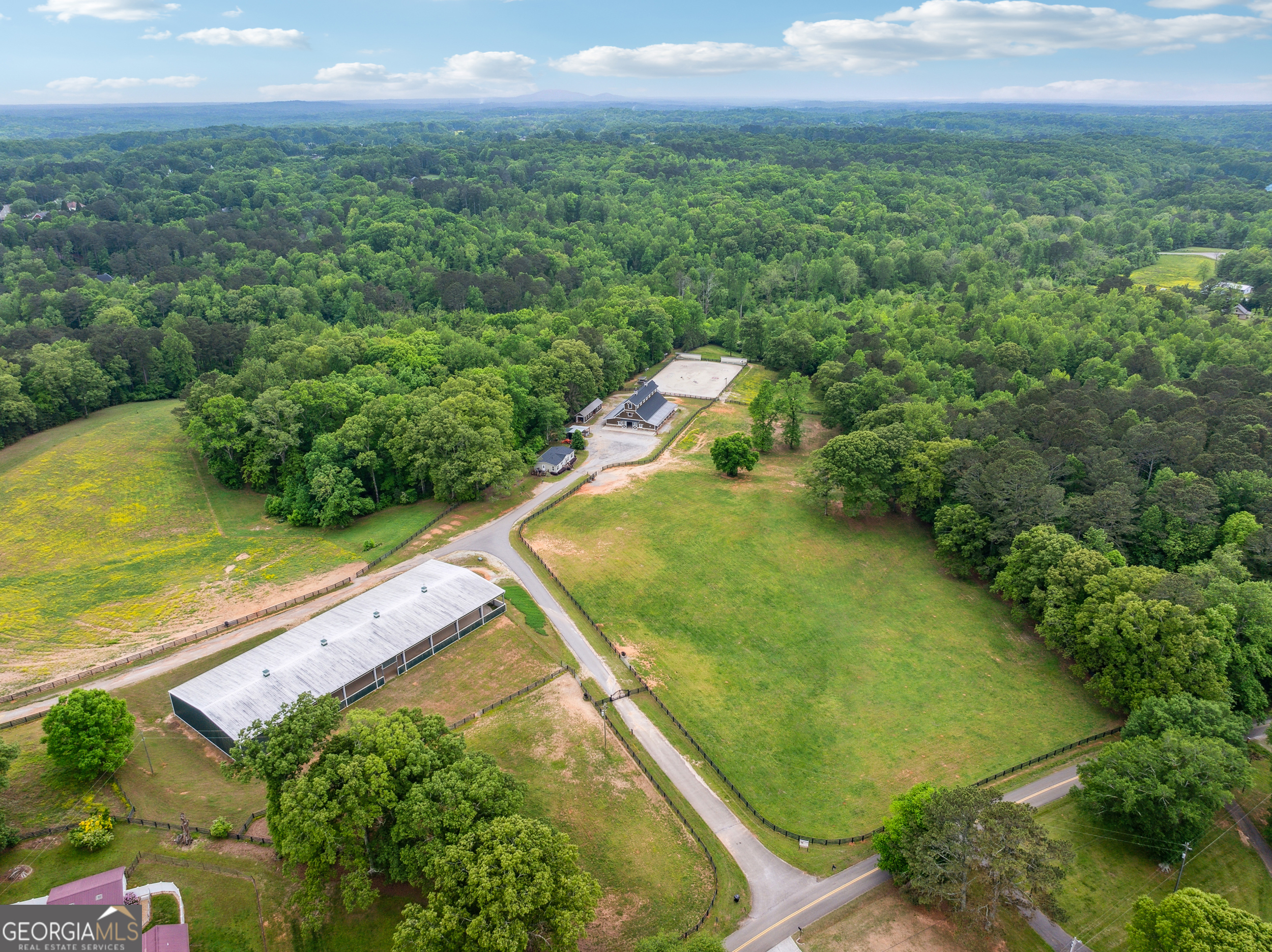 Property Photo: 400 Henson Way GA 30115