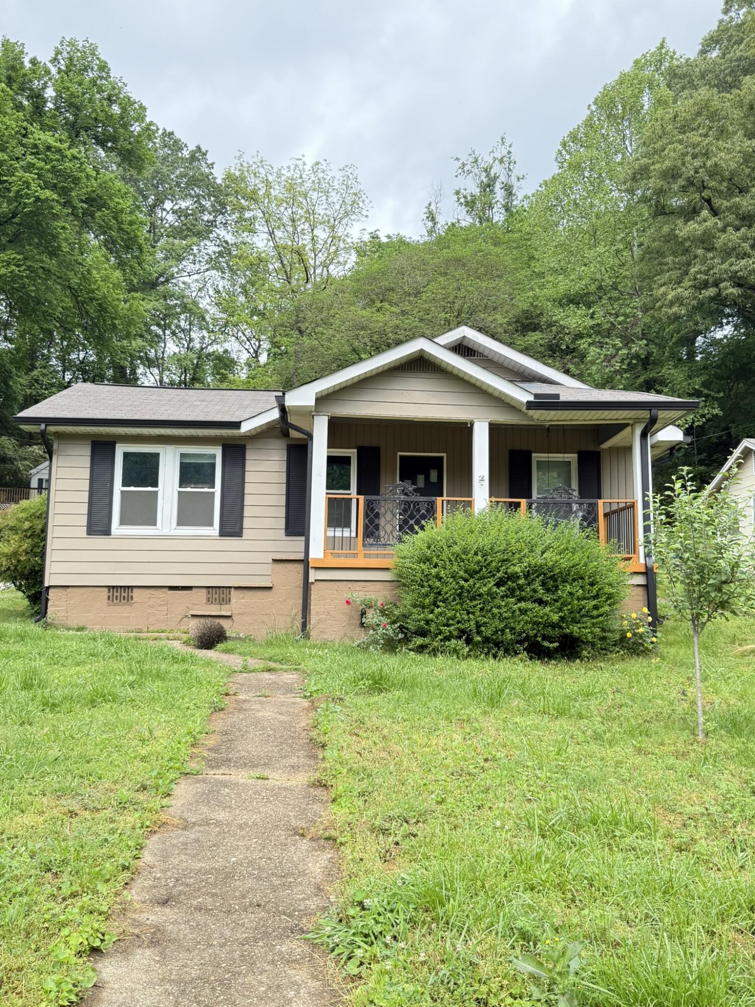 1021 W Elmwood Drive  Chattanooga TN 37405 photo