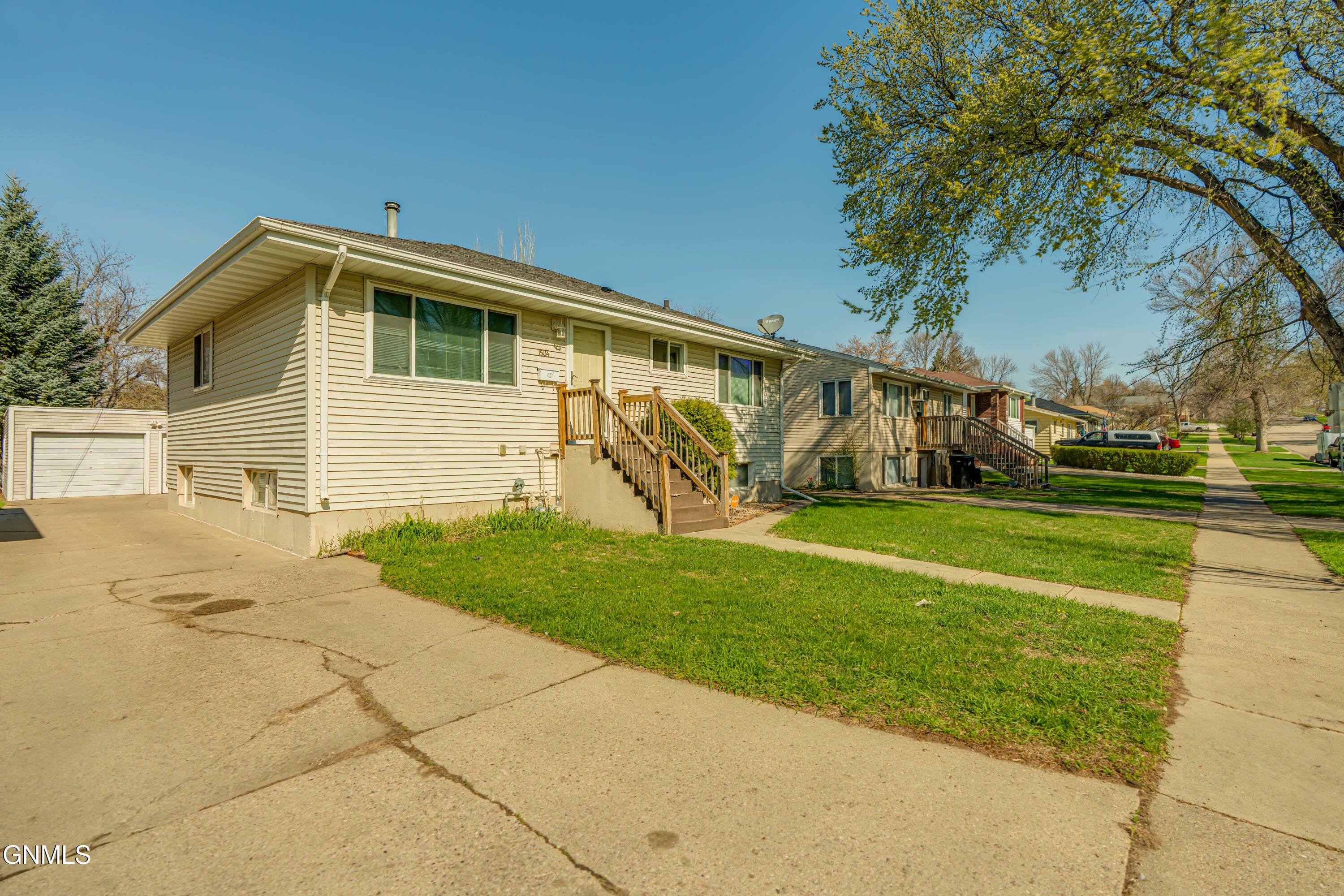 1504 N 14th Street  Bismarck ND 58501 photo