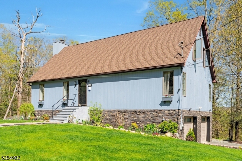Property Photo: 40 Kinswood Rd NJ 07421