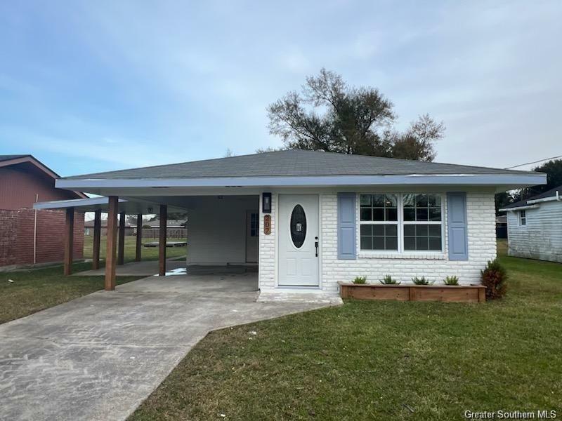 Property Photo: 207 S Bowers Avenue LA 70647