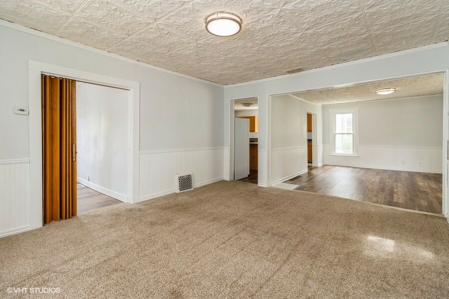 Property Photo: 510 Lincoln Street IA 50219