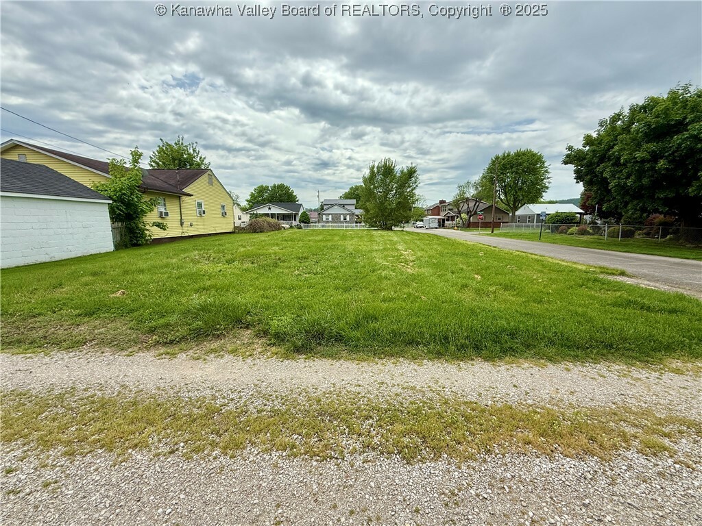 Property Photo: 301 Juniper Street WV 25143