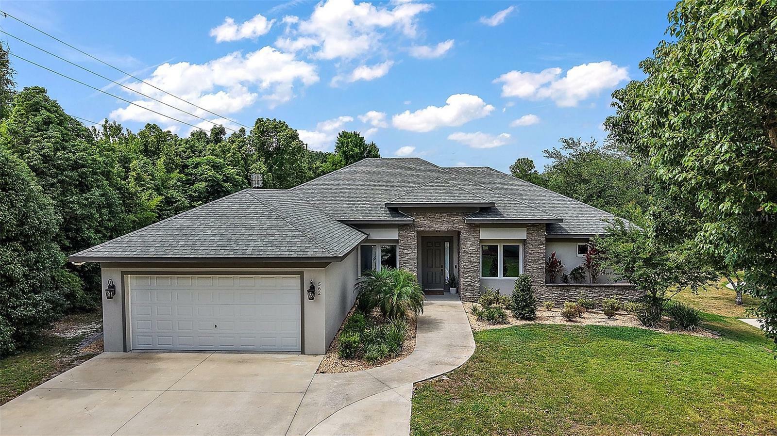 Property Photo: 562 Dowling Circle FL 32159