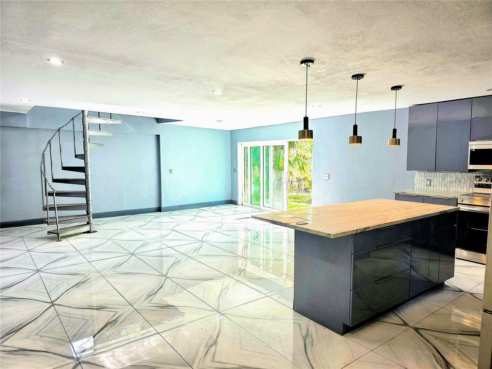 Property Photo: 3911 6th Avenue W FL 34221