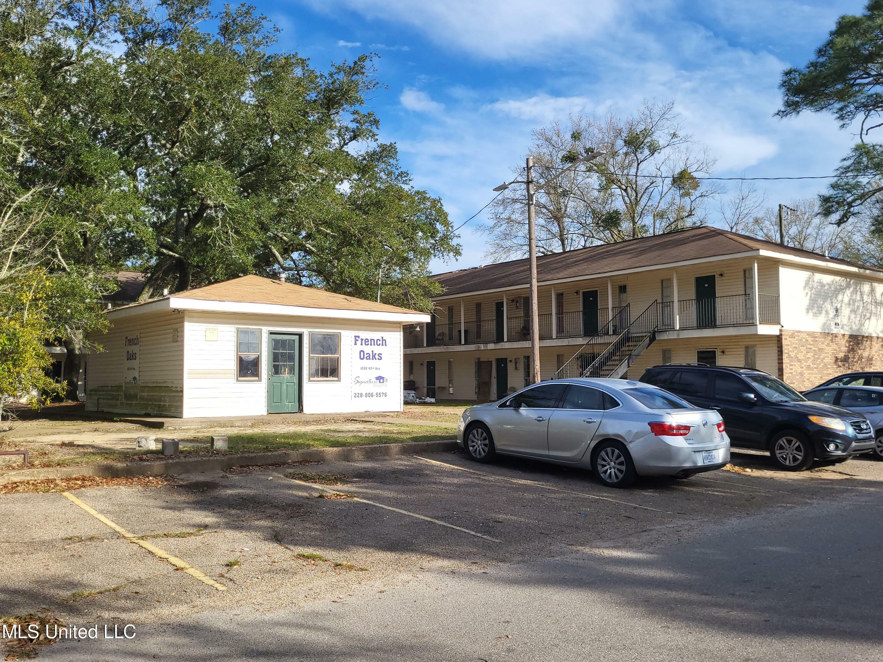 Property Photo: 1228 43rd Avenue MS 39501