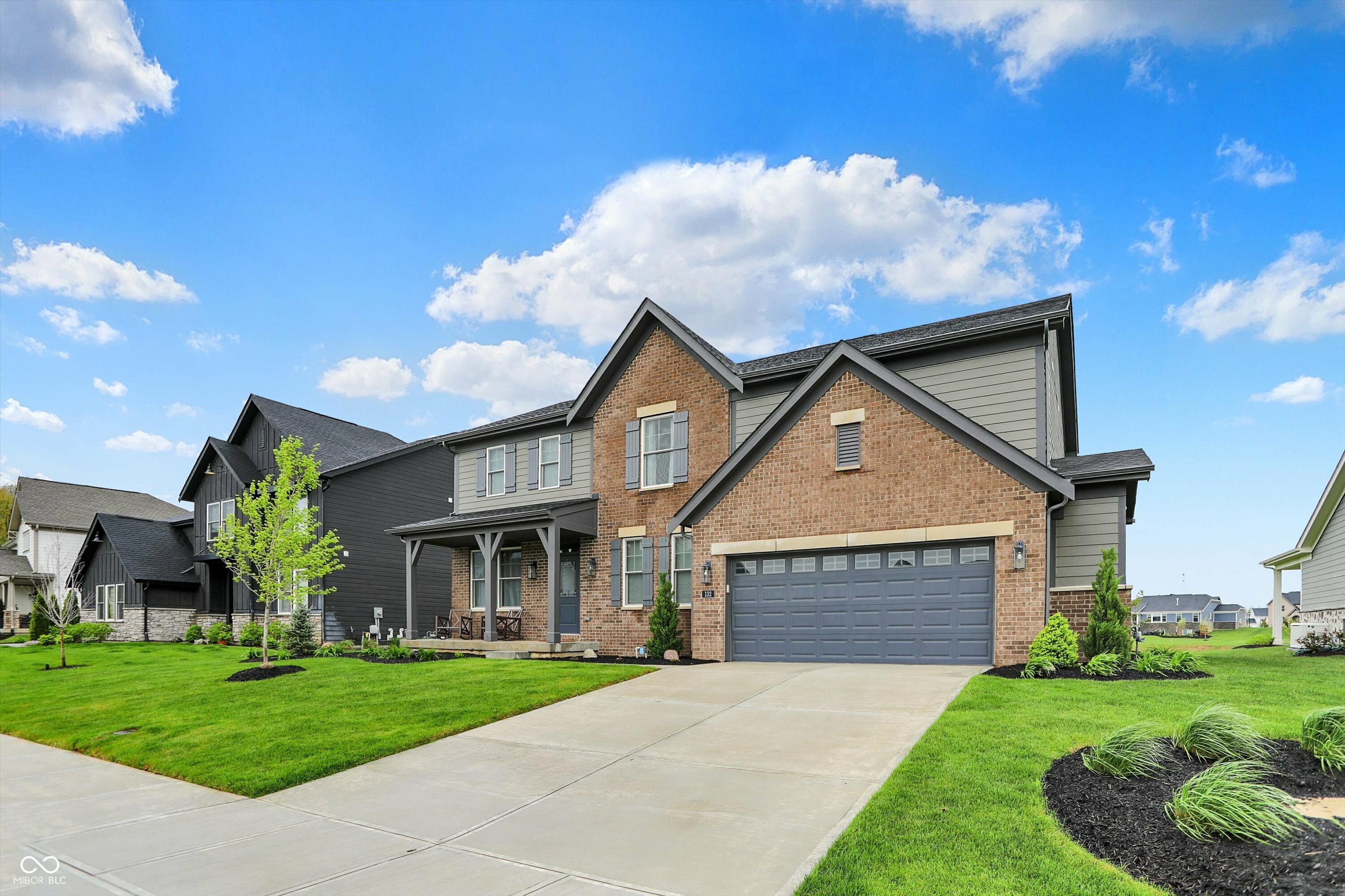Property Photo: 132 Oakhurst Way IN 46074