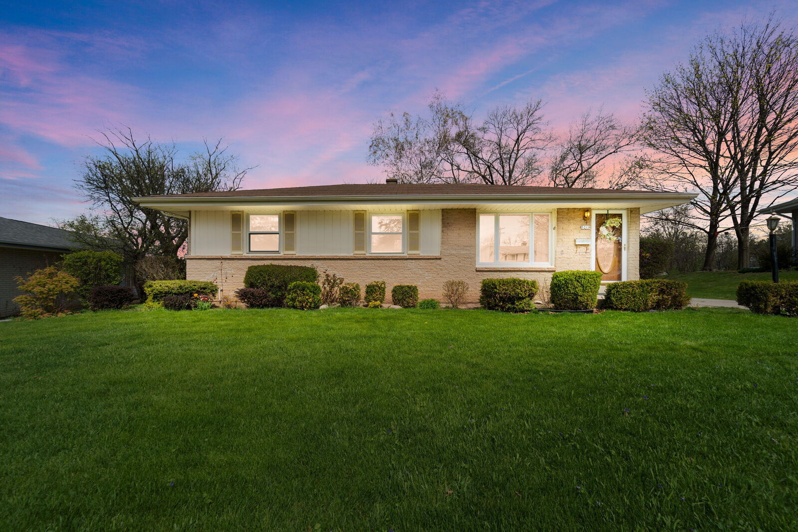 Property Photo:  5219 Millshire Rd  WI 53129 