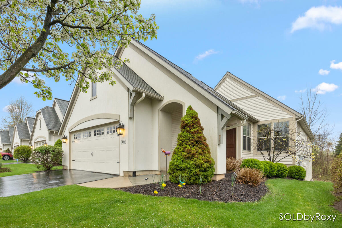 Property Photo: 425 Enclave Court SE MI 49546