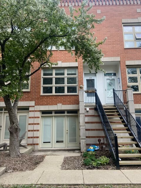 855 W Erie Street 119  Chicago IL 60642 photo