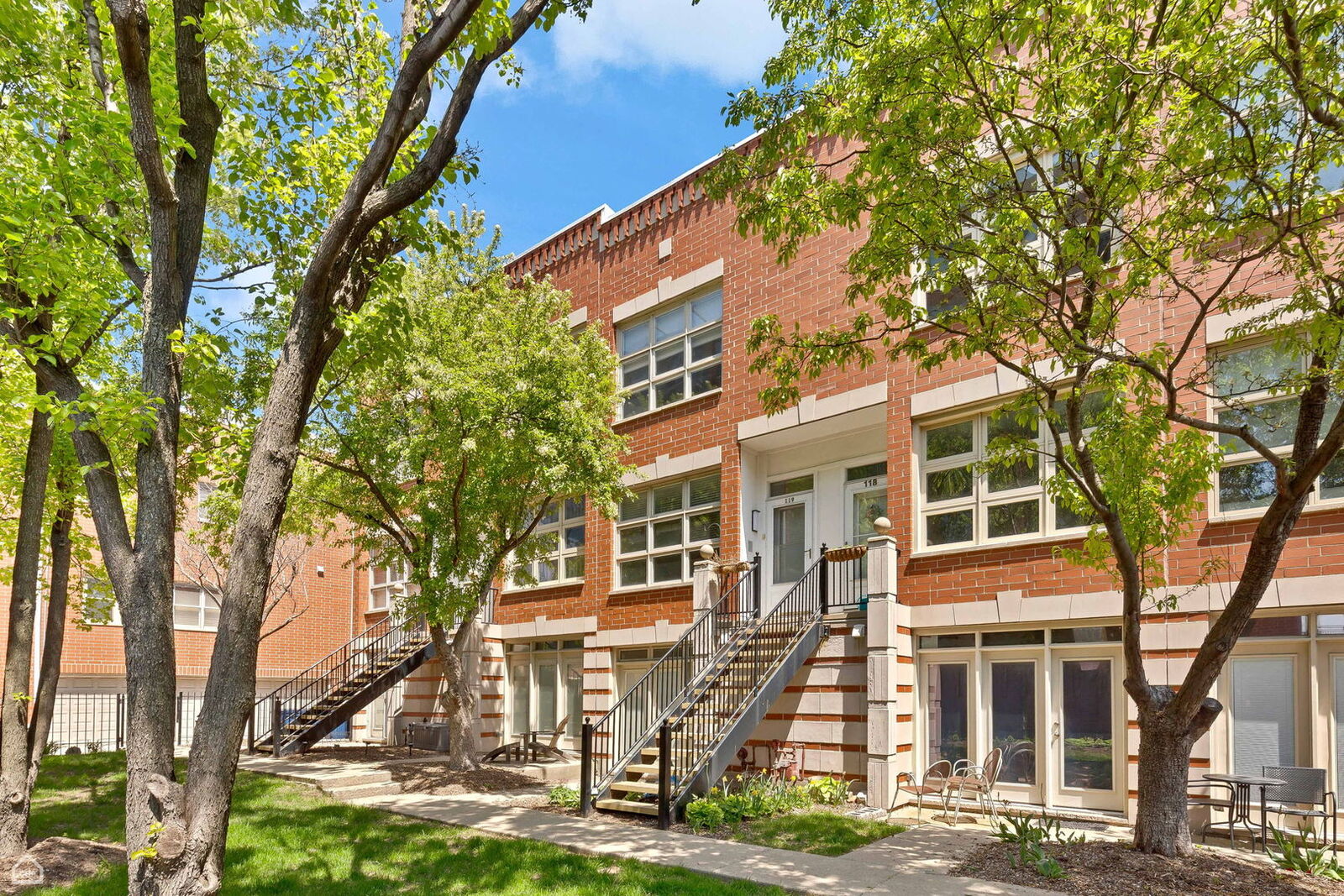 Property Photo:  855 W Erie Street 119  IL 60642 