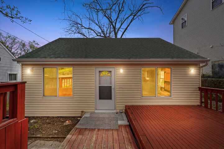 15 N Hillcrest Avenue  Fox Lake IL 60020 photo