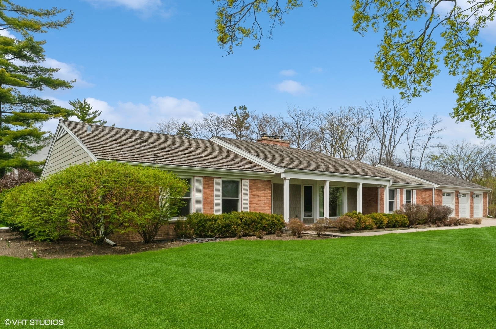 Property Photo: 380 Deerpath Square IL 60045