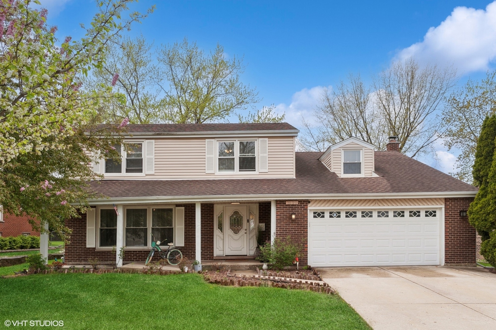 Property Photo: 1630 S Princeton Avenue IL 60005
