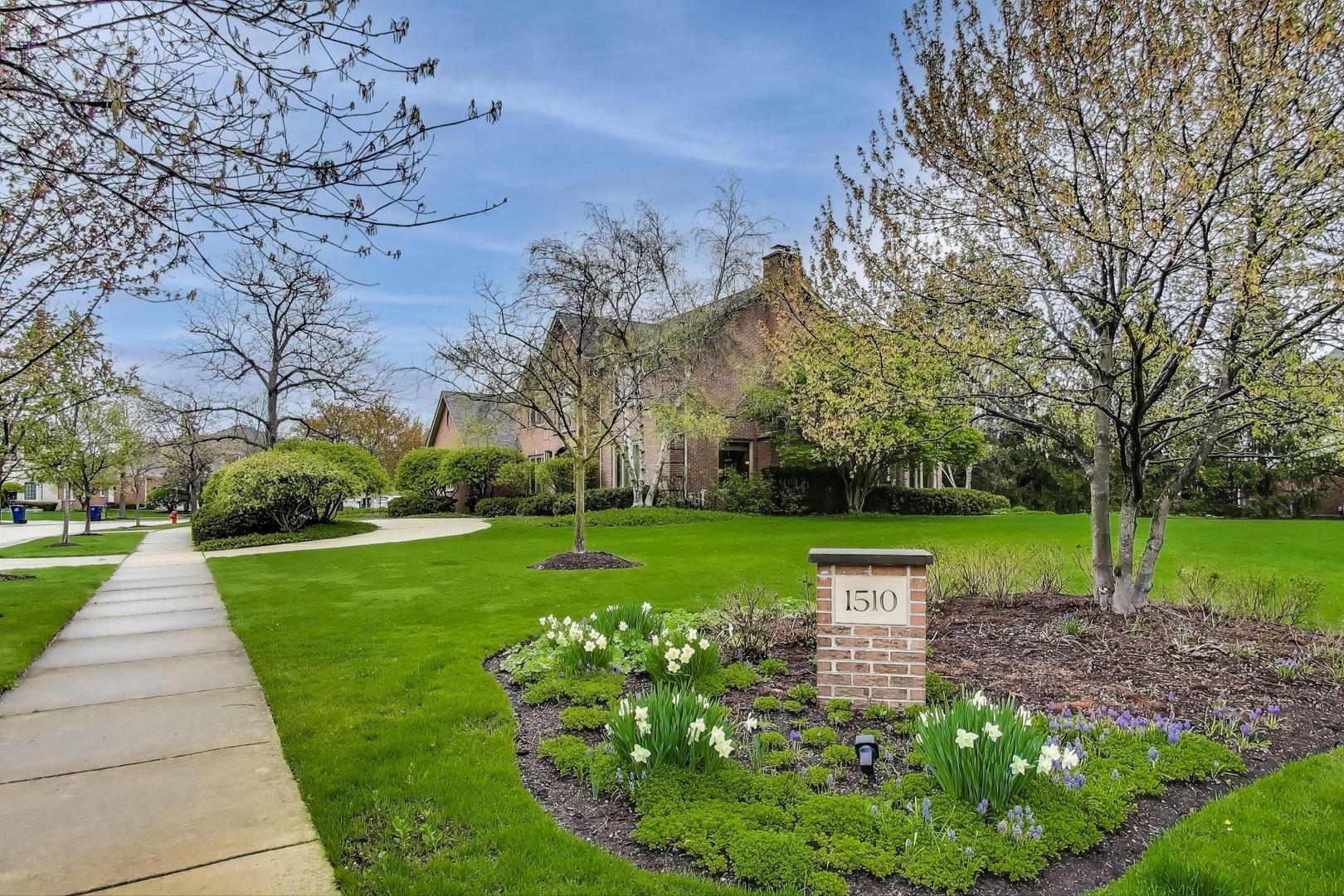 Property Photo: 1510 Windy Hill Drive IL 60062