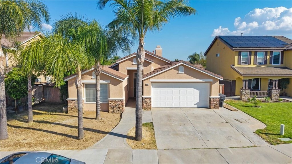 Property Photo: 947 Regency Street CA 92571