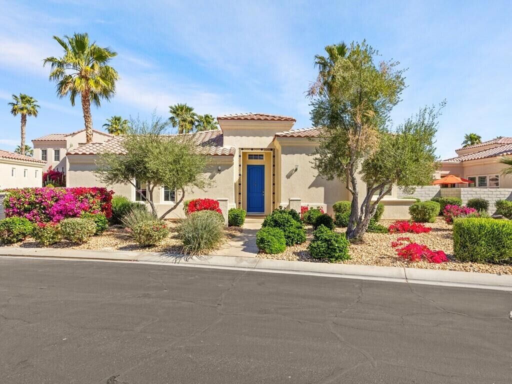 Property Photo: 80872 Calle Azul CA 92253