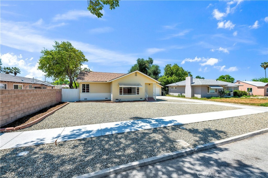 Property Photo: 357 S Juanita Street CA 92543