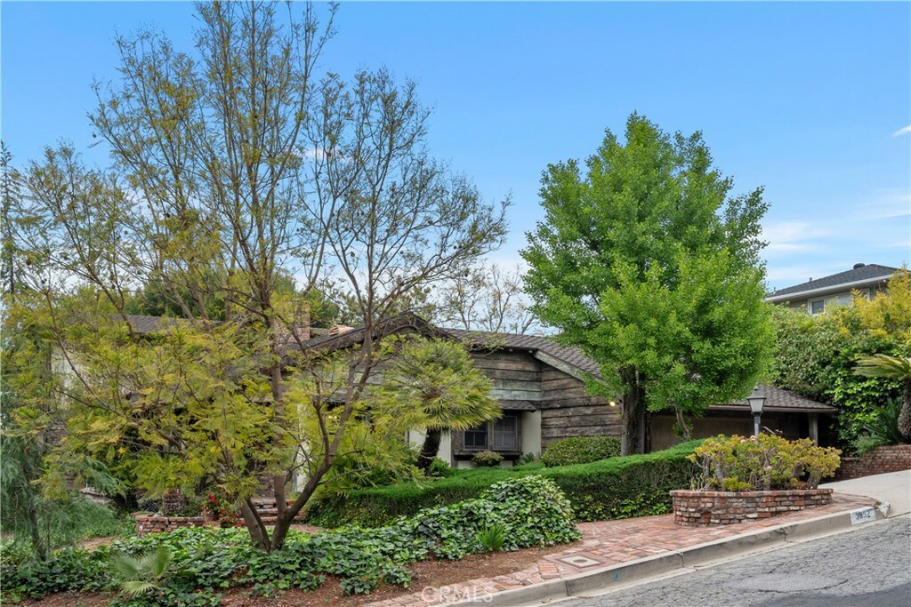 Property Photo: 3852 Eureka Dr. CA 91604