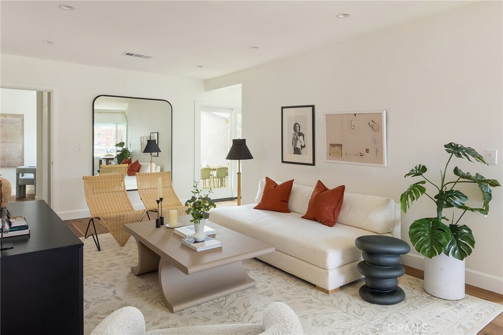 Property Photo: 13310 Zanja Street CA 90066