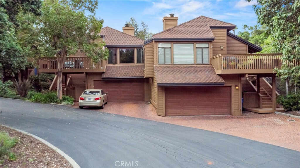 Property Photo:  672 Serrano Drive 9  CA 93405 