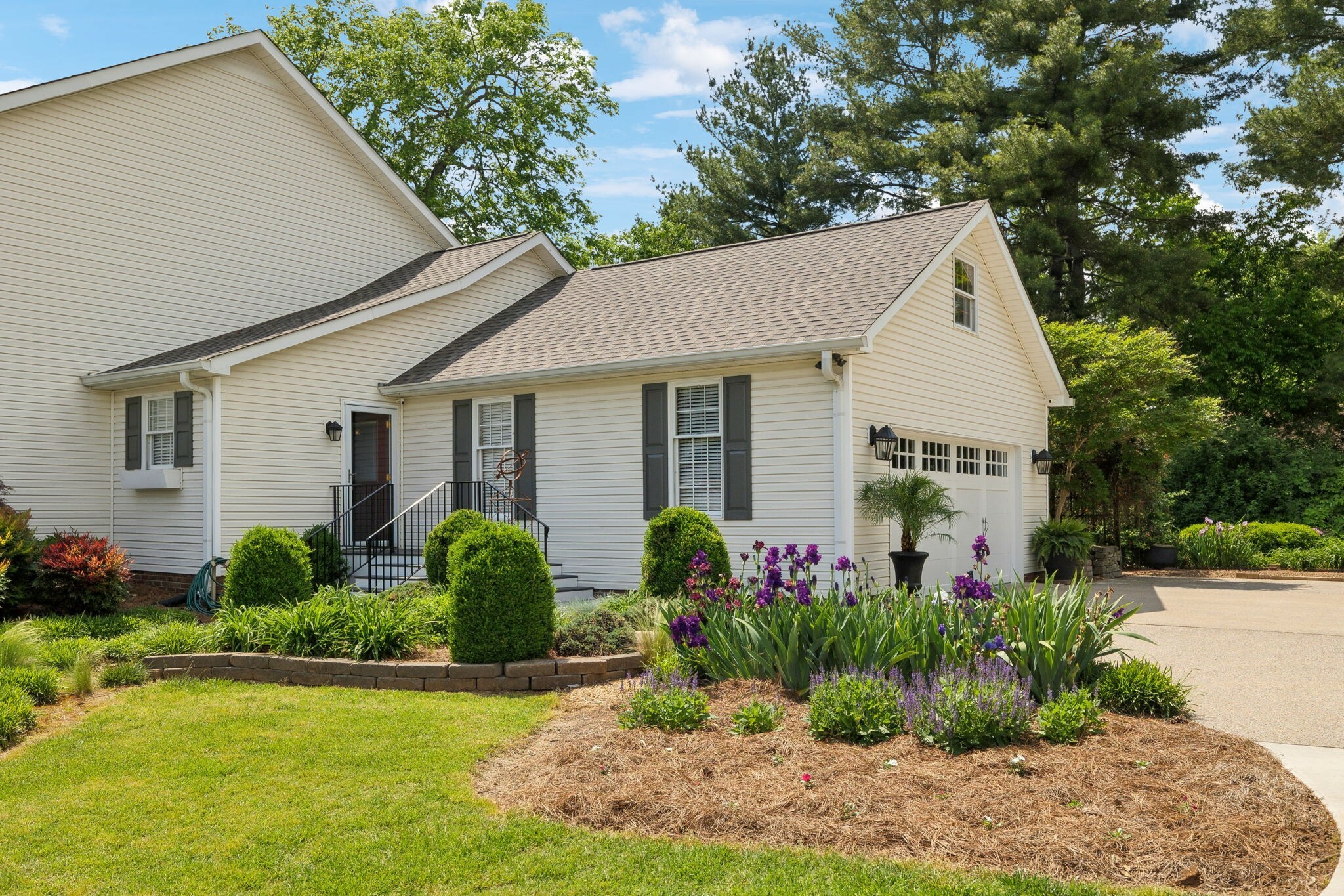 Property Photo: 616 River Rock Blvd TN 37128