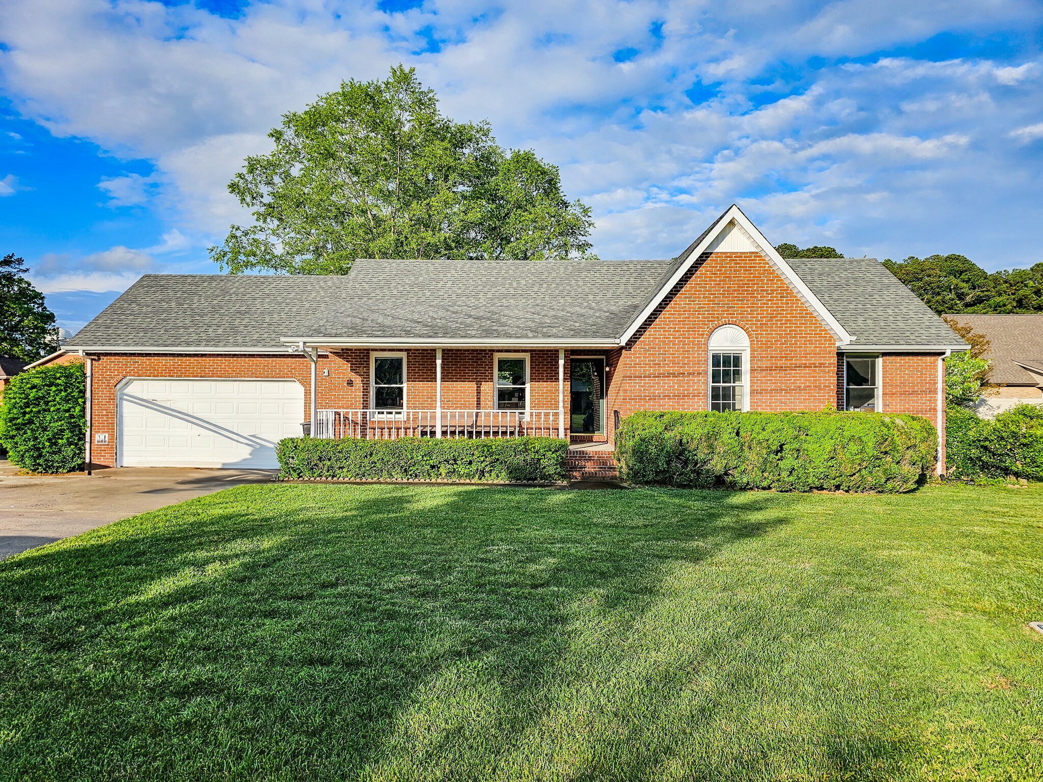Property Photo: 103 Hillcrest Dr TN 37388
