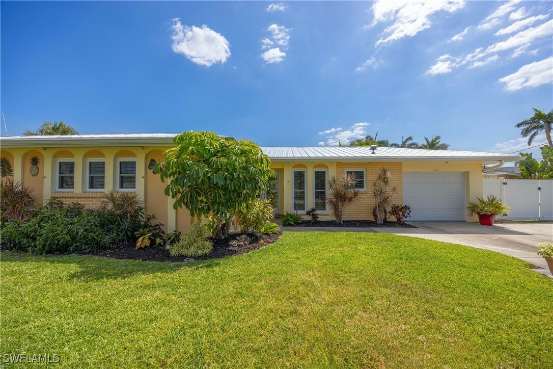 Property Photo: 1448 Willshire Court FL 33904