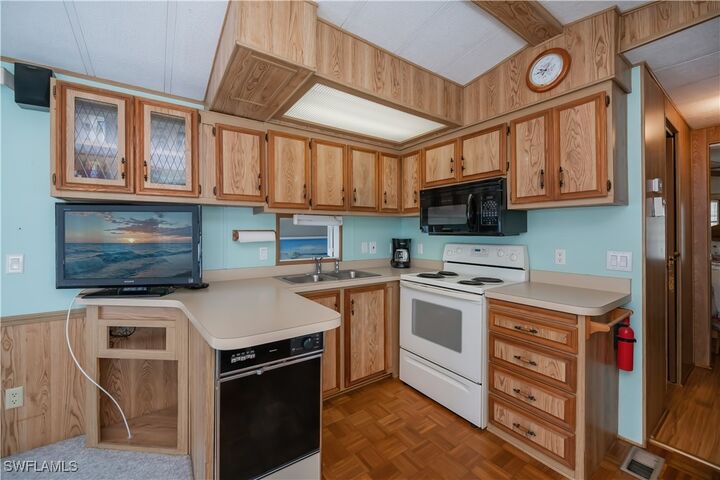 Property Photo:  90 Lofty Lane  FL 33903 