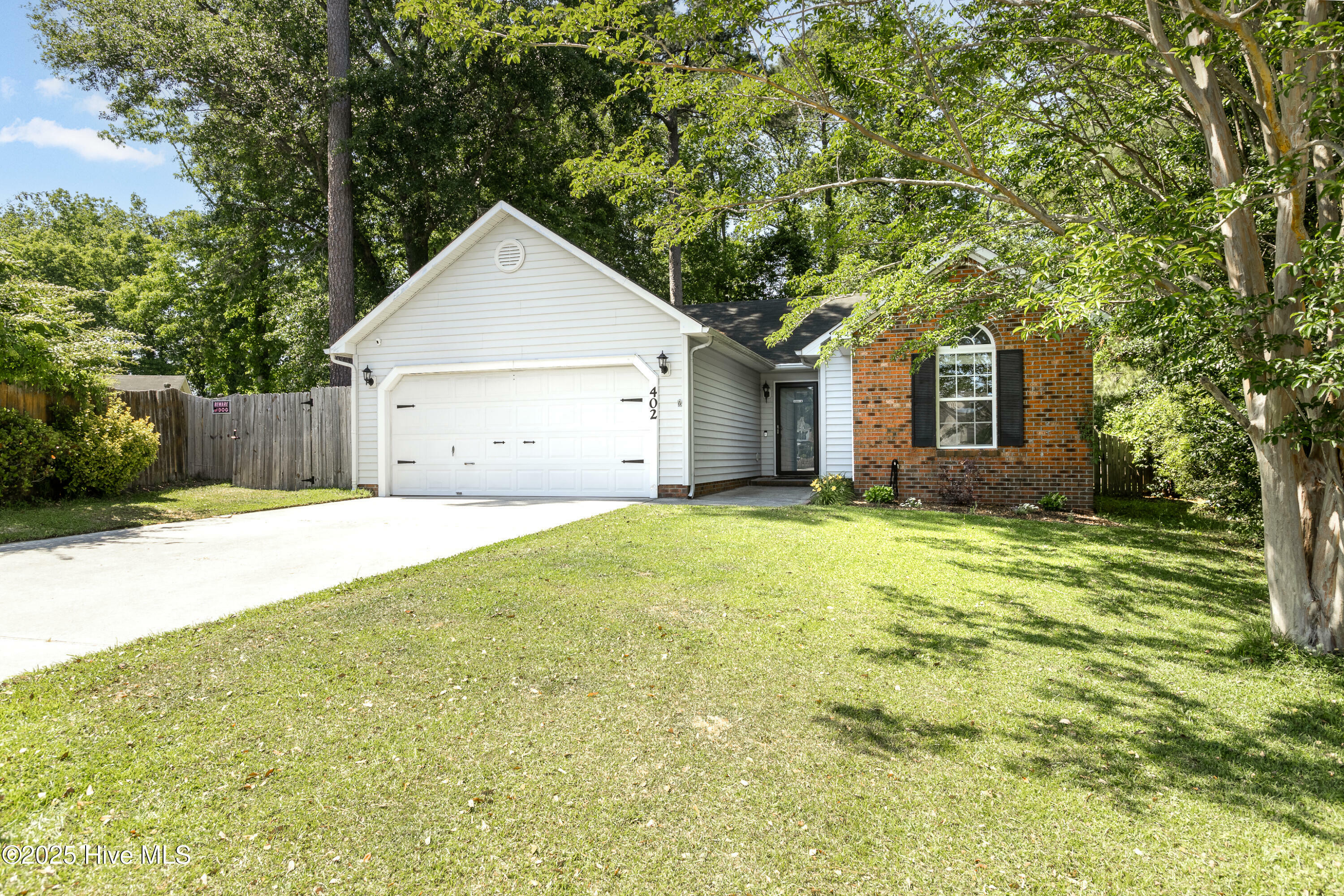 Property Photo: 402 Pebble Lane NC 28546