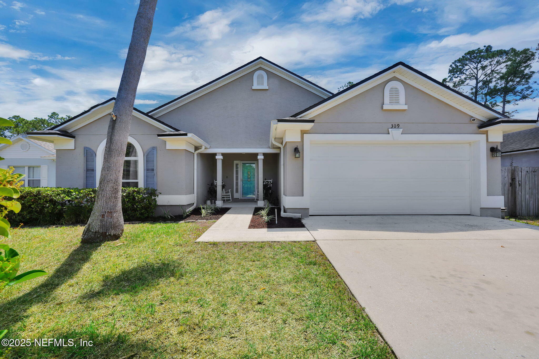 Property Photo: 309 Island Landing Drive FL 32095
