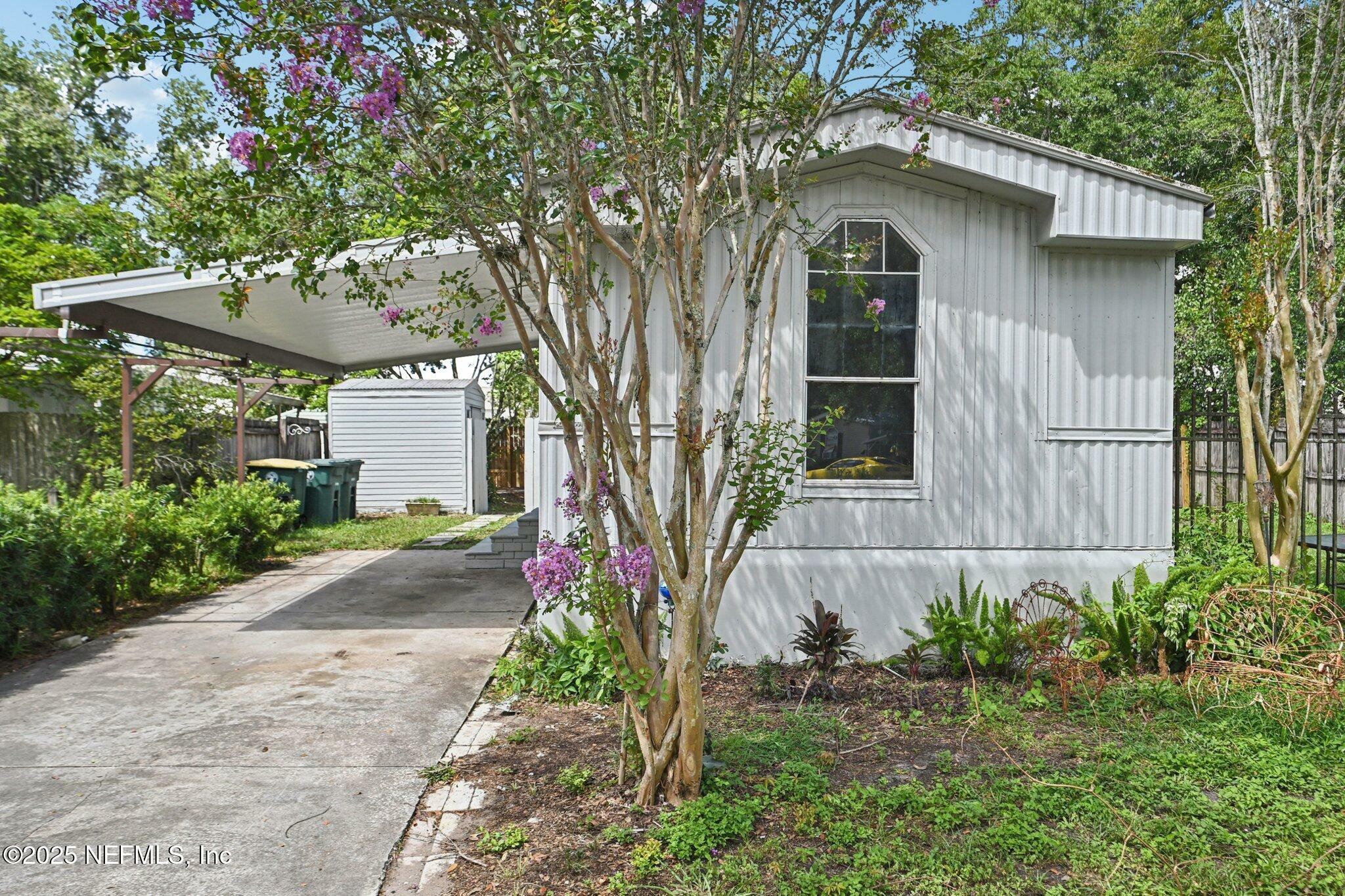 Property Photo: 10902 Starwood Drive FL 32256