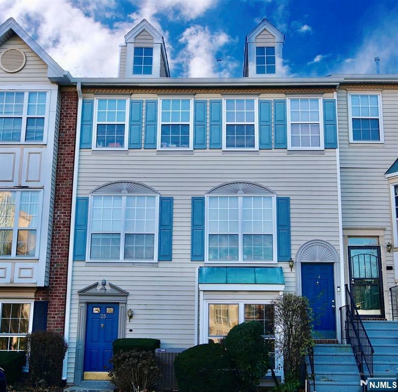 Property Photo:  24 Howard Court 603  NJ 07103 