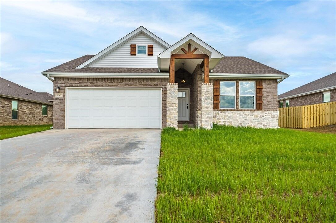 Property Photo:  3701 N J.r. Martin Drive  AR 72761 