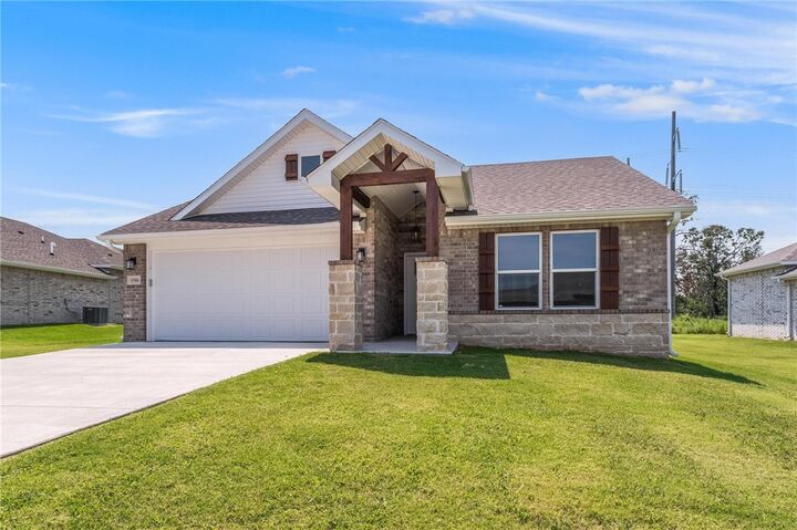 Property Photo: 1506 E Vangston Drive AR 72761