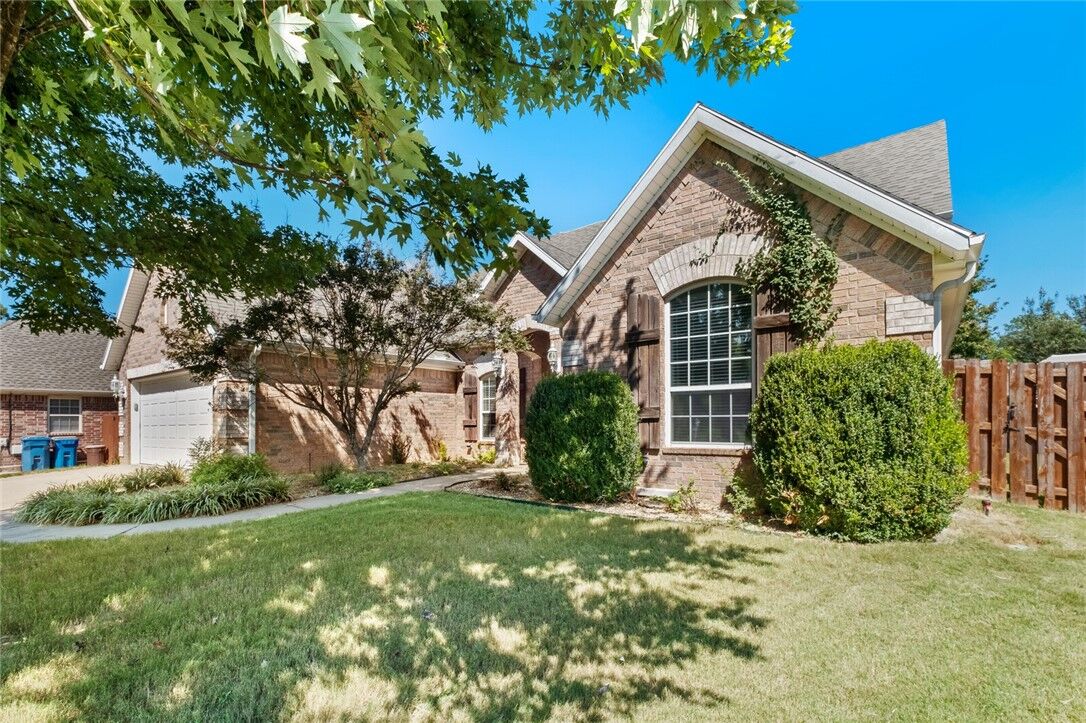 Property Photo:  2306 SW Clover Court  AR 72712 