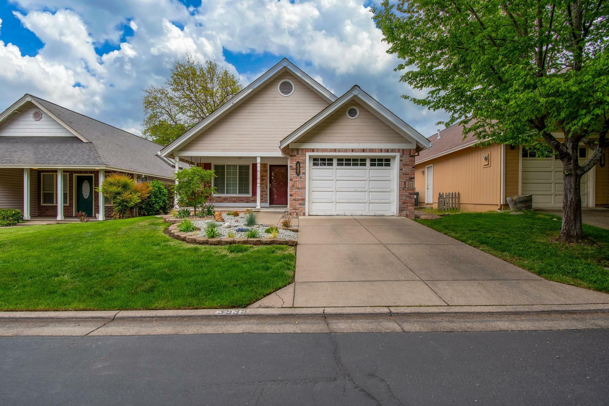 Property Photo: 3535 South Village Drive OR 97504