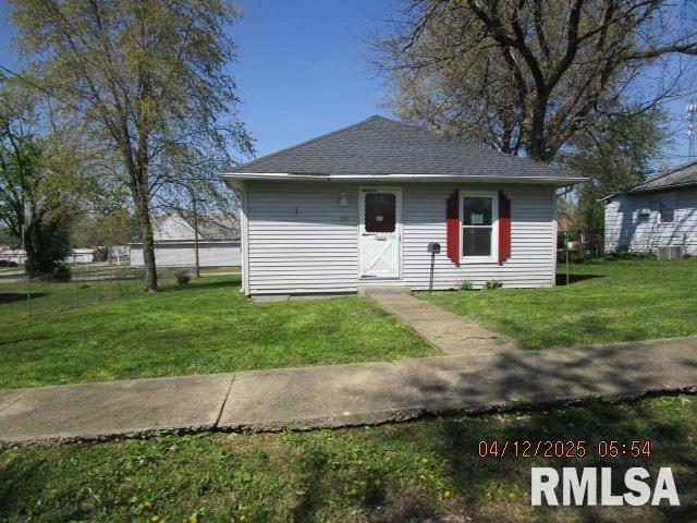 Property Photo: 307 W 7th Street IL 62896