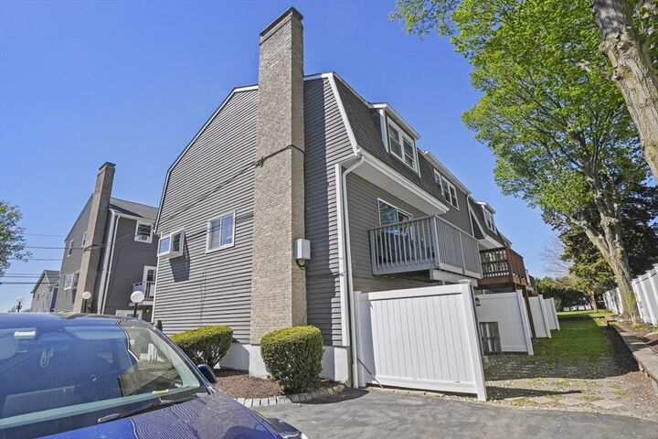 Property Photo:  7 Circuit Lane 7  MA 02472 