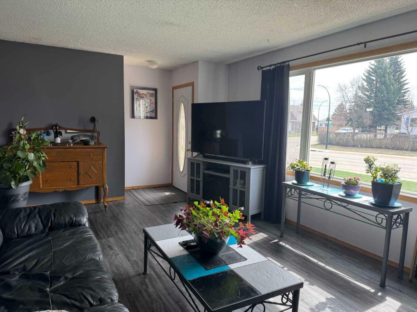 Photo de la propriété: 90 Niven Street AB T4P 1Y7