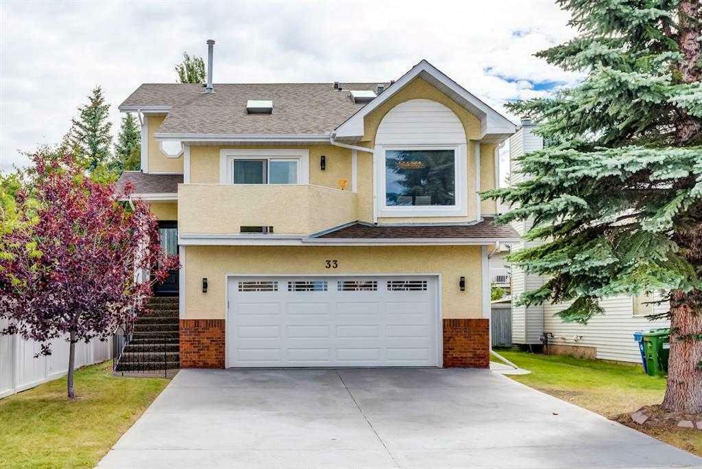 Property Photo: 33 Sandringham Road NW AB T3K 3V4