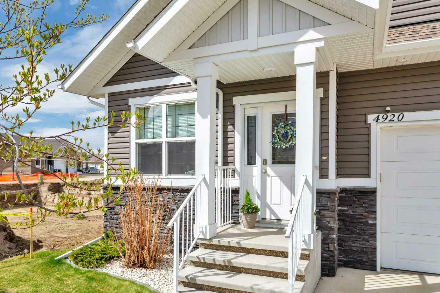 Property Photo: 4920 Beardsley Avenue AB T4L 0G3