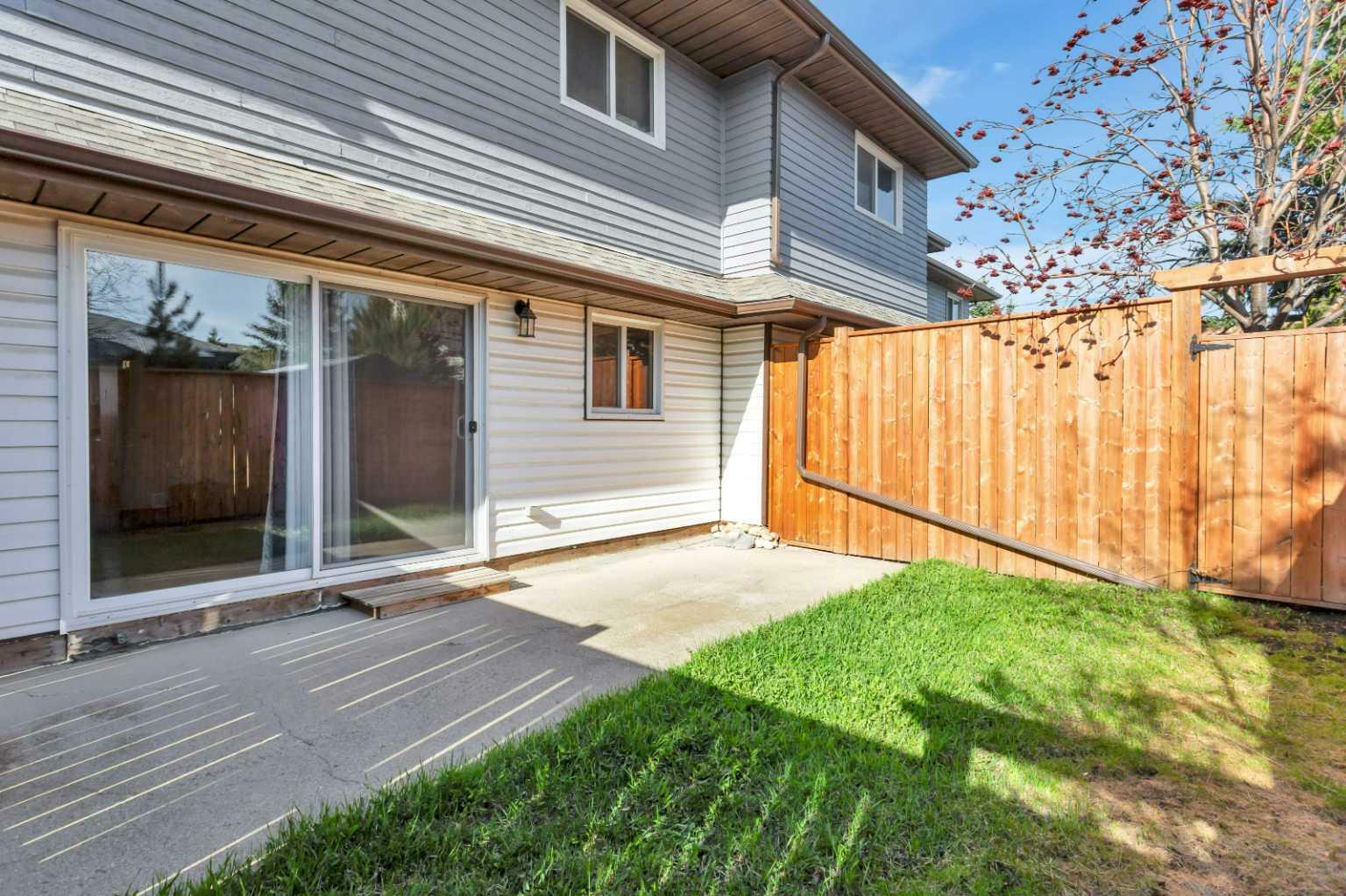 Property Photo: 4519 47 Street 305 AB T4G 1P5