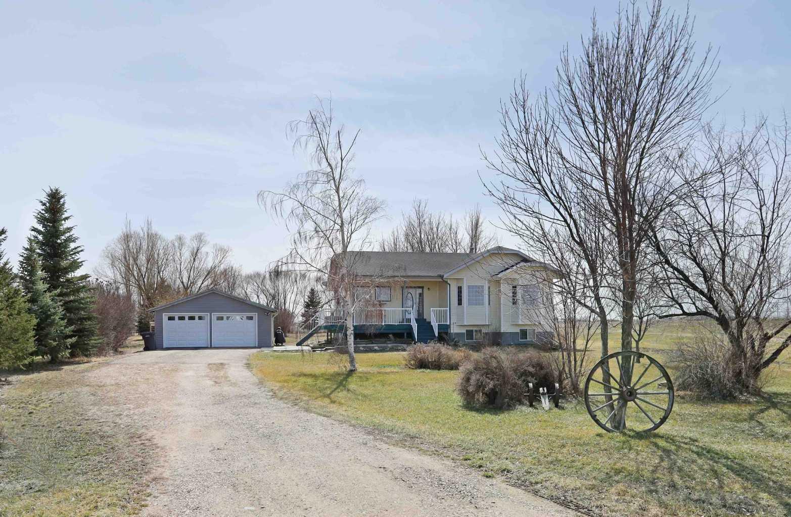 121 Gwen Avenue  Rosemary AB T0J 2W0 photo