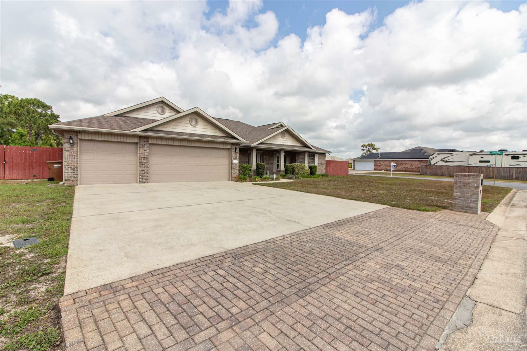 Property Photo: 2255 Reed Ridge Ct FL 32566