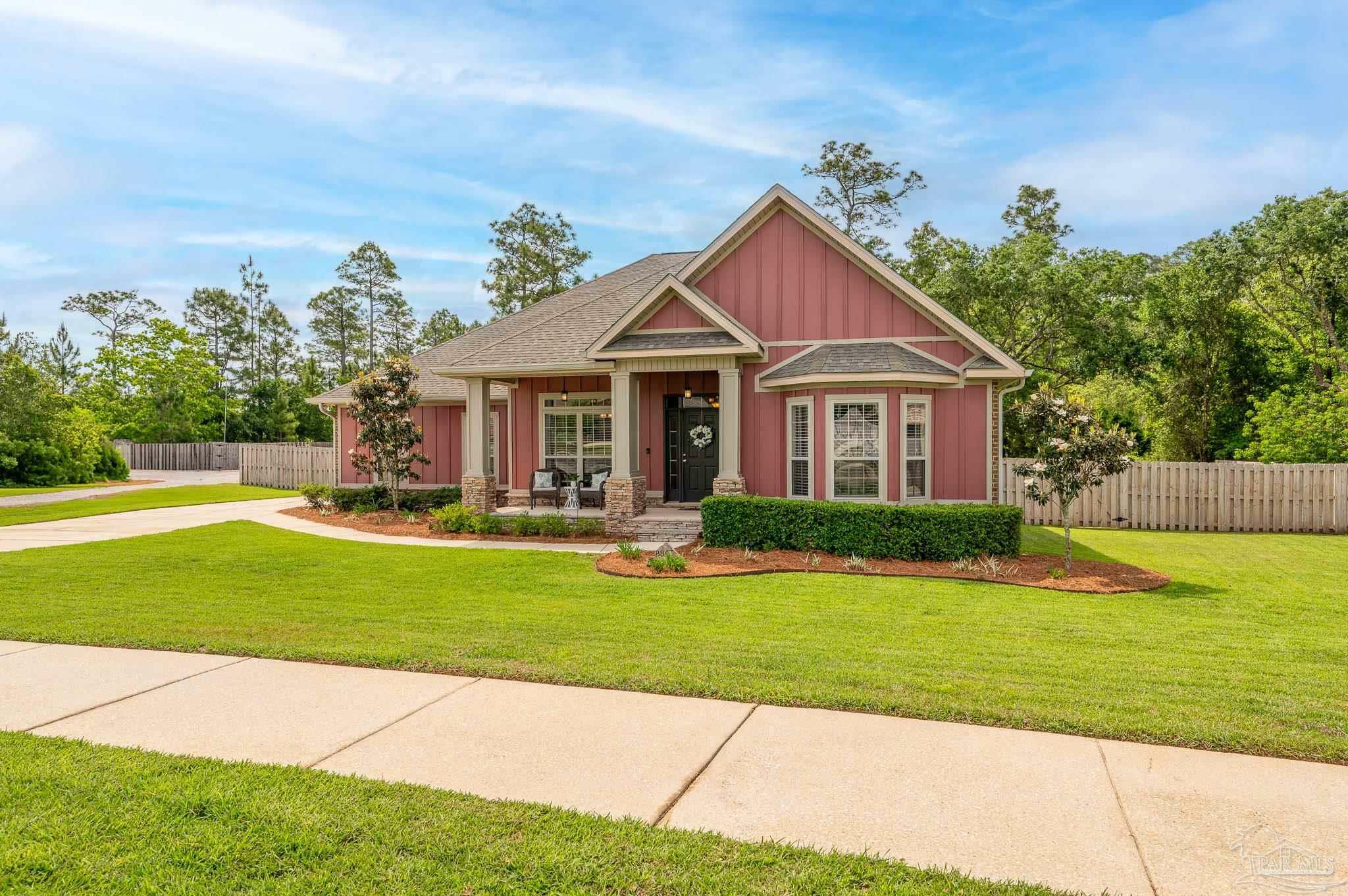 Property Photo: 8847 Salt Grass Dr FL 32526