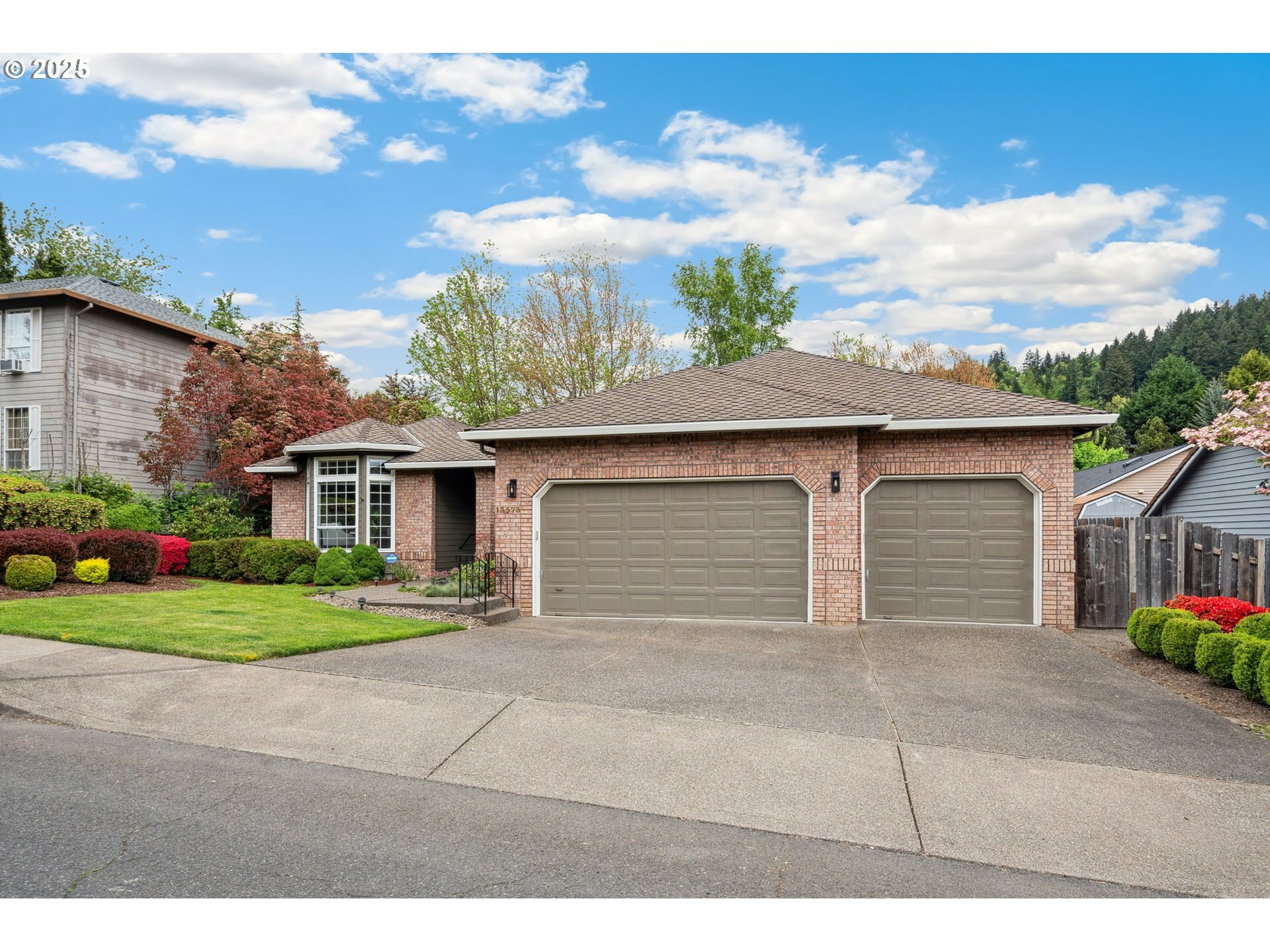 Property Photo: 13573 SE Sagebrush Dr OR 97086