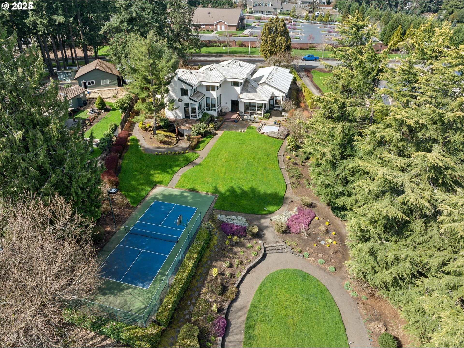 Property Photo: 21950 Shannon Ln OR 97068