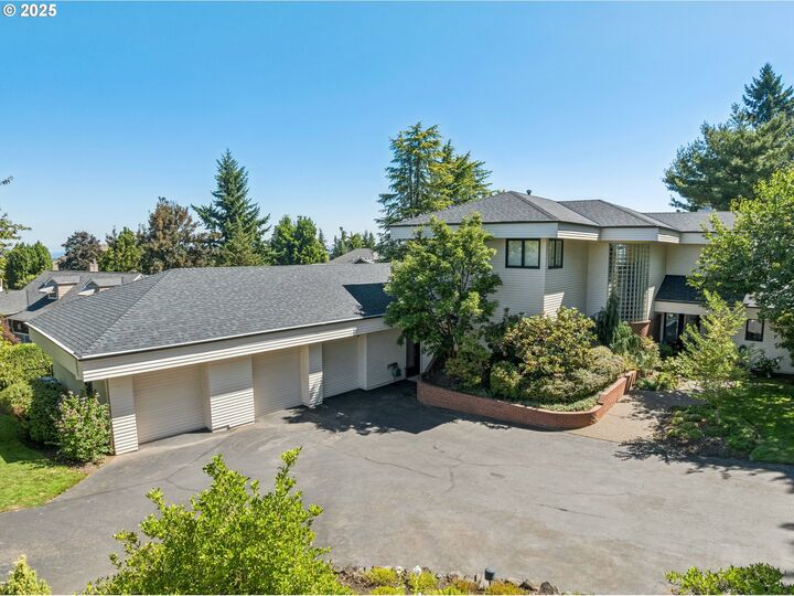 Property Photo:  21950 Shannon Ln  OR 97068 